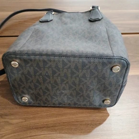 Michael Kors Black and Brown Signature Shoulder Bag - Picture 7 of 10